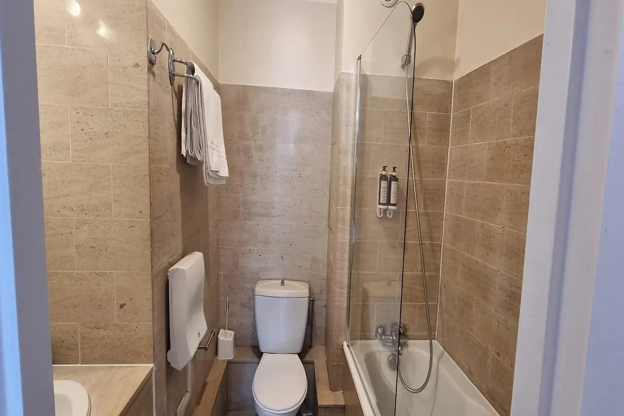 Hotel Beauquartier Montmartre Paris