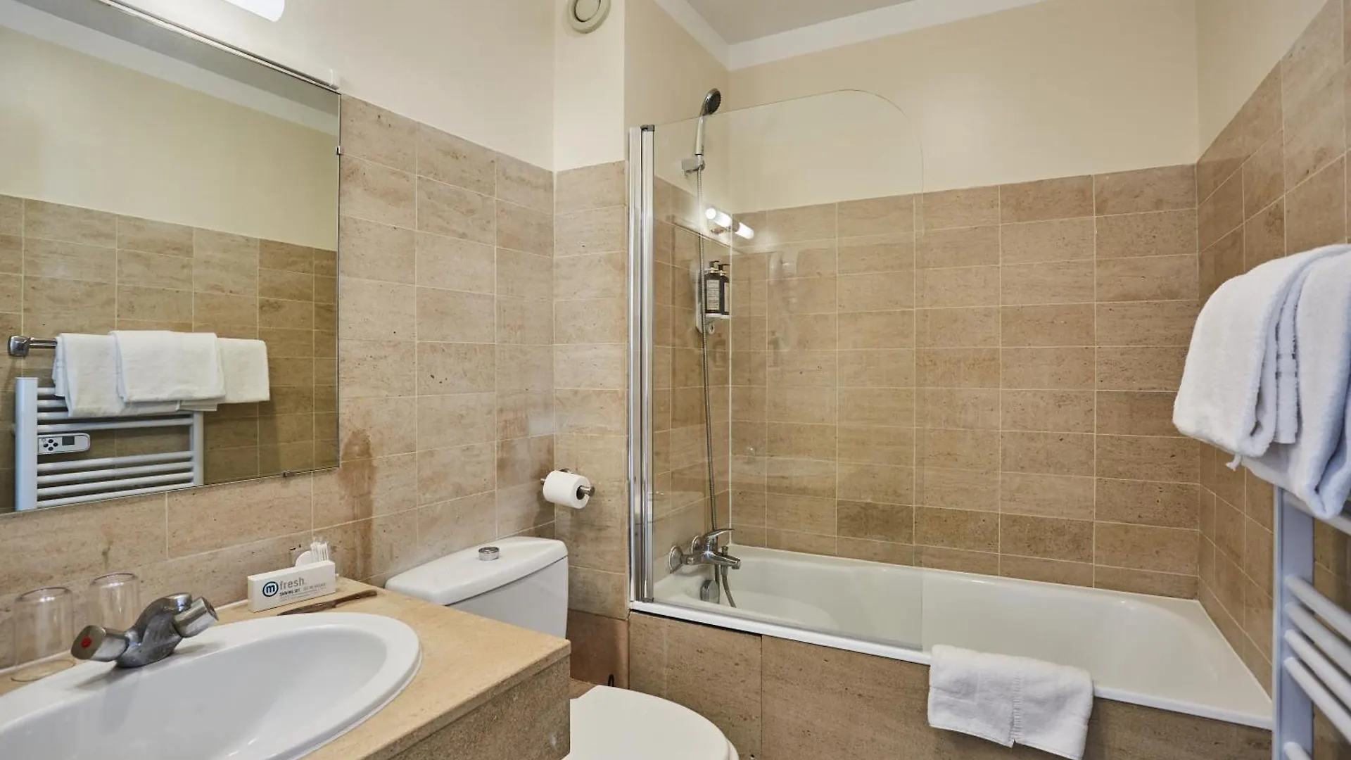 Hotel Beauquartier Montmartre Paris